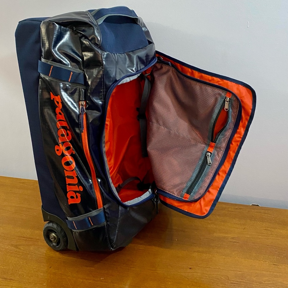 Patagonia Black Hole Wheeled Duffel Bag 40L Carry-on Luggage Travel Blue Orange